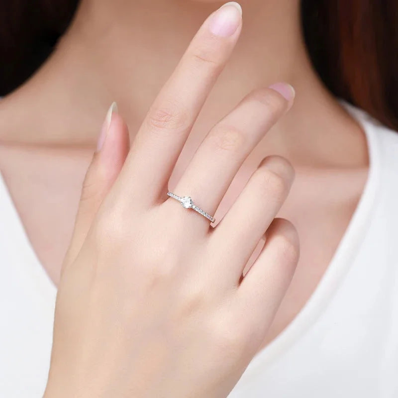 925 Sterling Silver Classic Round Clear CZ Ring