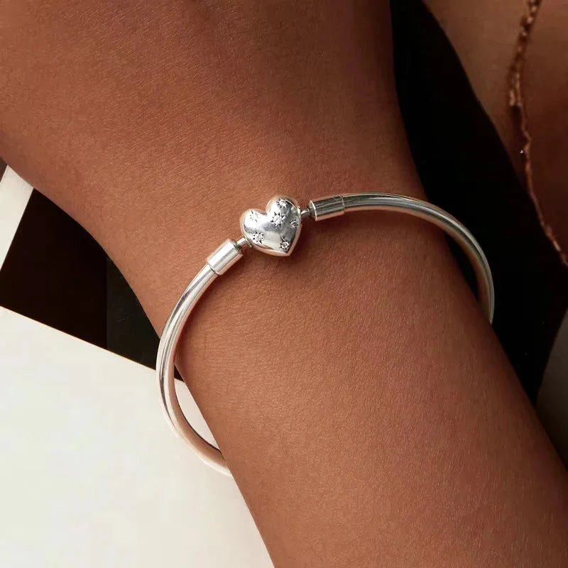 925 Sterling Silver Glossy Heart & Shell Clasp Bangle Bracelet
