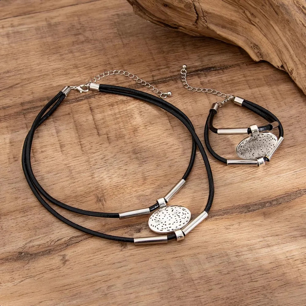 Vintage Oval Leather Necklace & Bracelet Set – Gold Double-Layer Rope Design