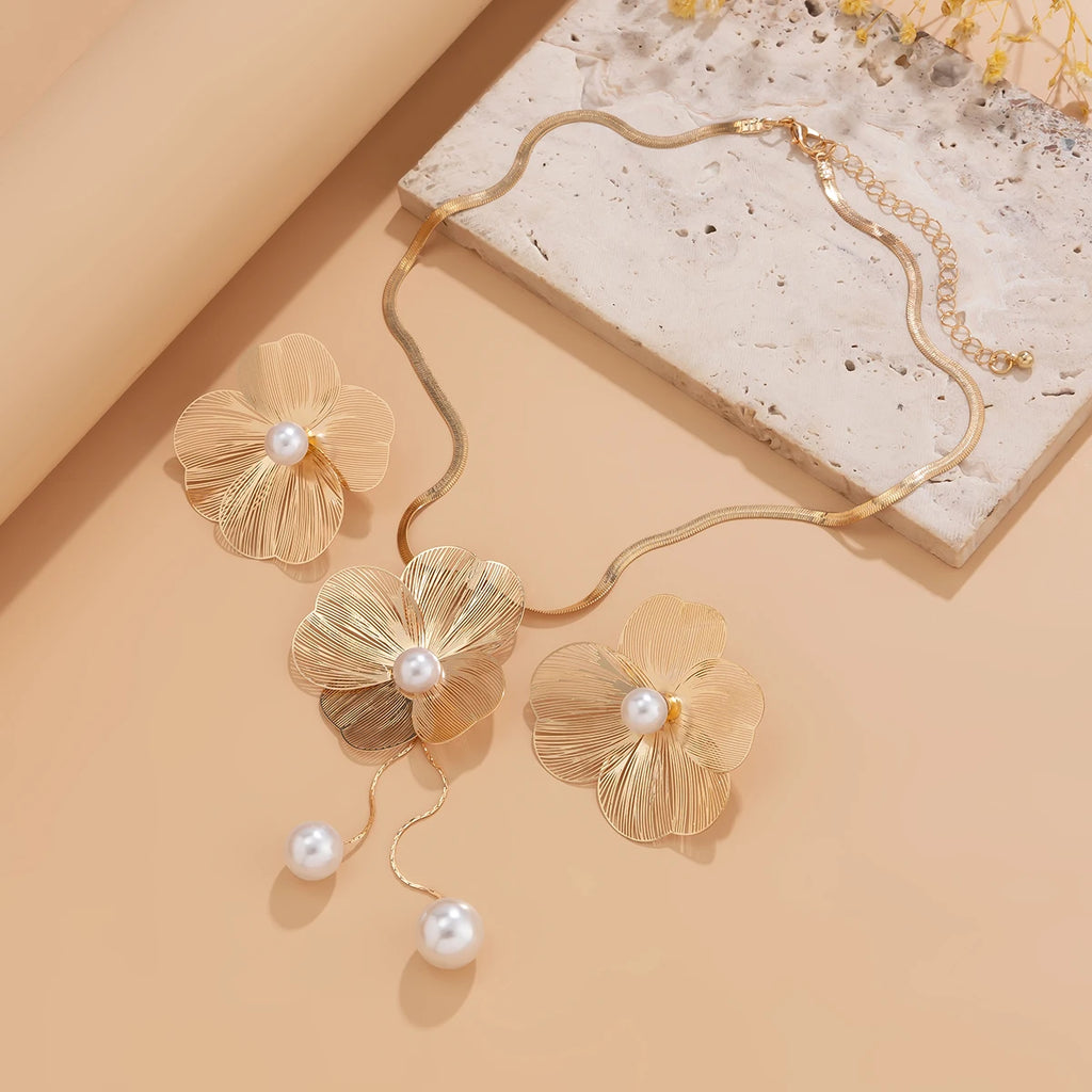 Pearl Flower Choker & Earrings Set