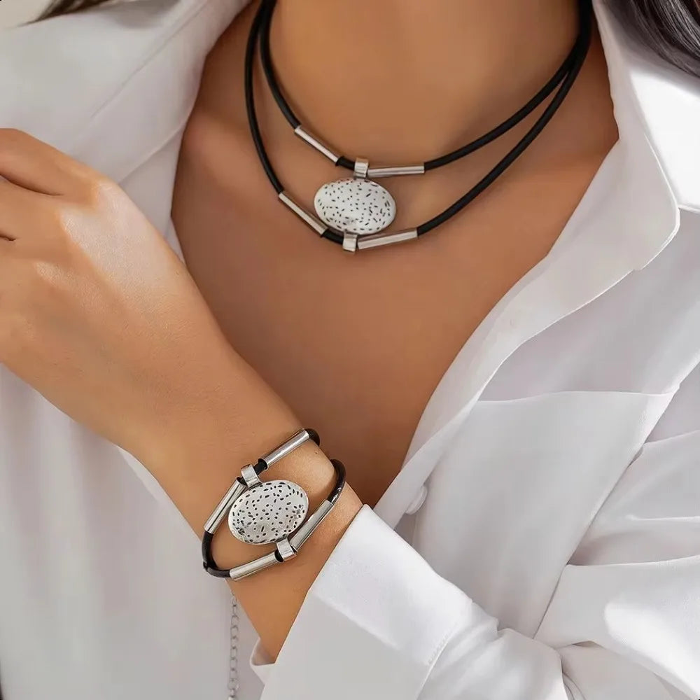 Vintage Oval Leather Necklace & Bracelet Set – Gold Double-Layer Rope Design