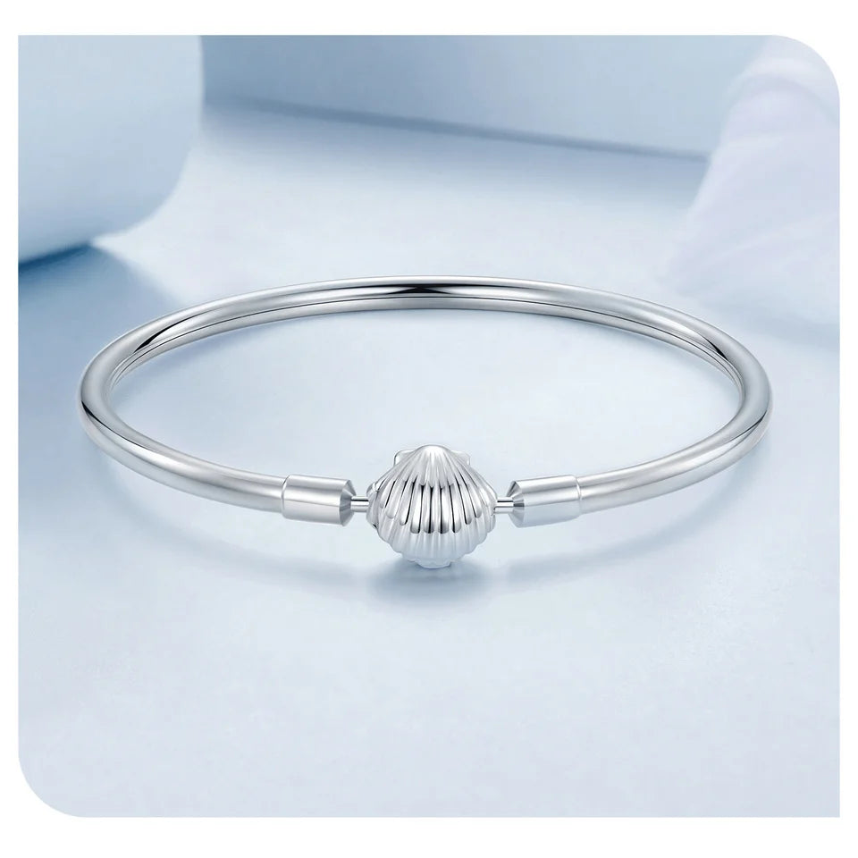 925 Sterling Silver Glossy Heart & Shell Clasp Bangle Bracelet
