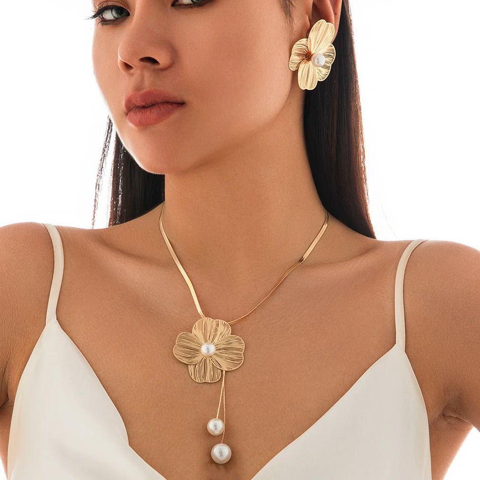 Pearl Flower Choker & Earrings Set