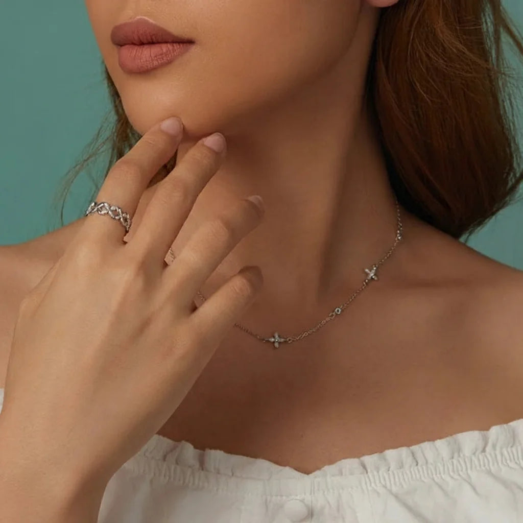 925 Sterling Silver Four-Petal Flower Necklace